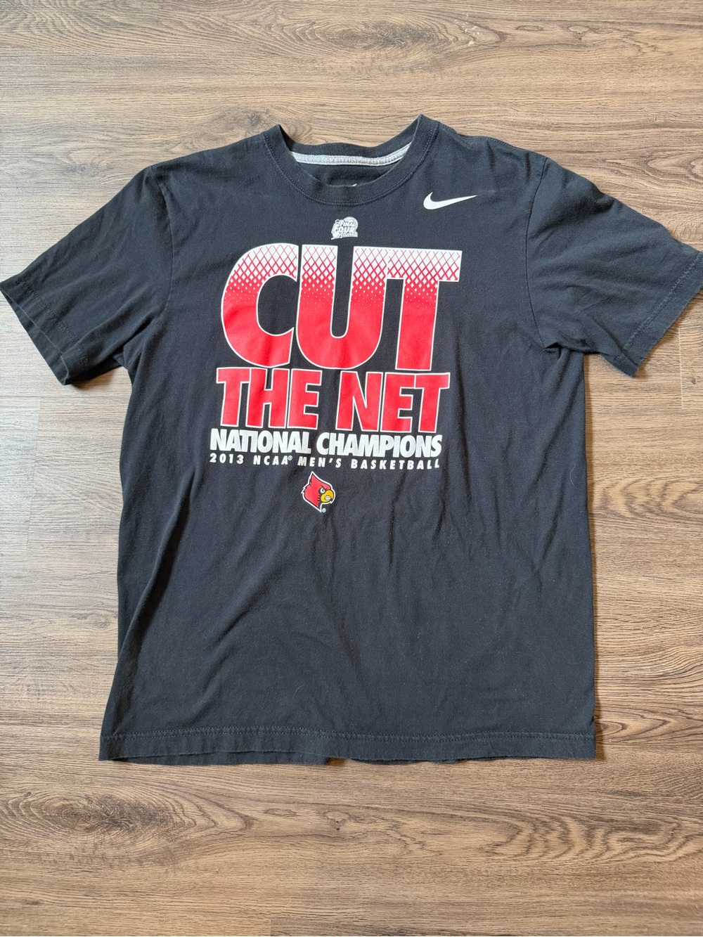 Nike 2013 Louisville Cardinals Basketball National Champions Black Tee Shirt L